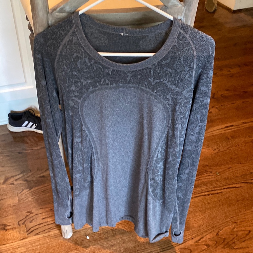 Large gray Lululemon long sleeve shirt